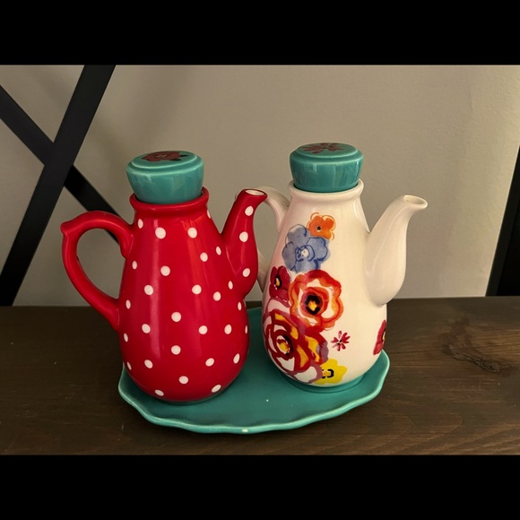 RARE RETIRED The Pioneer Woman Flea Market 5.75